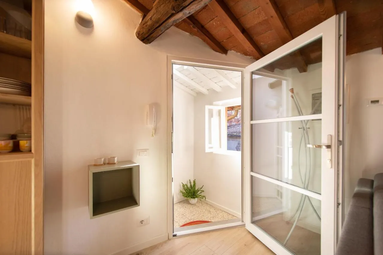 Sibilla Luxury Flat In Center Town Apartment Lucca Italy